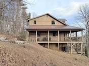 Boone Cabin | Hot Tub, Pool Table, Private Acre