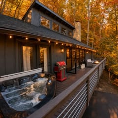 Seven Devils Chalet + Hot Tub, PS5 & Firepit