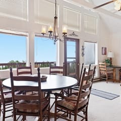 Beech Mtn Chalet | Long-Range Views, Sleeps 9, AC