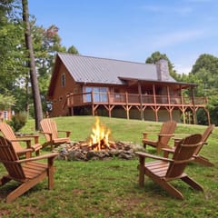 Fourest Ridge | Long-Range Views, Game Room