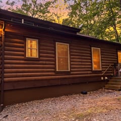 Log Home • Hot Tub, Game Room • 2 Mi to Beech