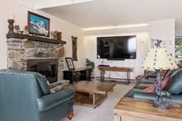Beech Mtn Chalet | Long-Range Views, Sleeps 9, AC - Image 2