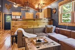 Beech Cabin | Firepit | Pet Friendly | Deck | Fall Views - Image 4