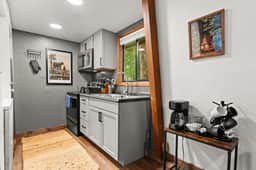 Cozy Ski Condo • Creekside • Mins to Sugar Mtn - Image 2