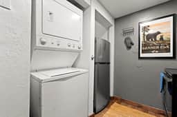 Cozy Ski Condo • Creekside • Mins to Sugar Mtn - Image 5
