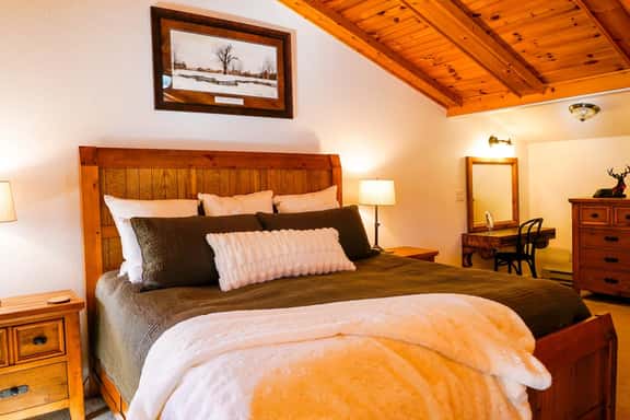 Beech Mtn Cabin | Fall Views, Sleeps 6, Near Ski - Image 1