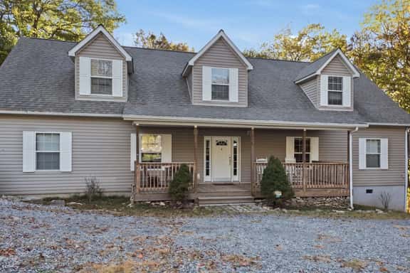Beech Mtn Cabin | Sleeps 10, Fall Views, Fire Pit - Image 1