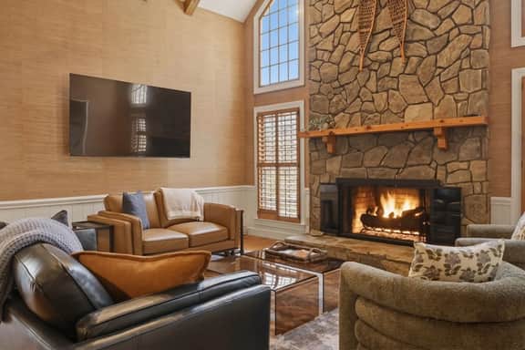 Firepit, Hot Tub, Game Room, Views, Pet Friendly