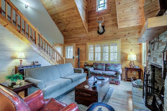 Knotty Hideaway |Hot Tub, Views, Blowing Rock