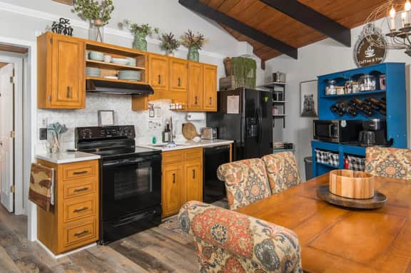 Little Green | AC, Fireplace, Walk to Beech Ski