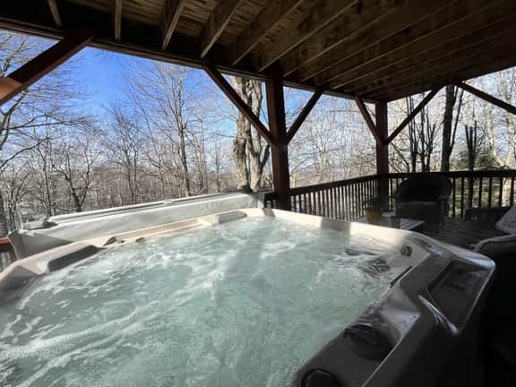 Views, Hot Tub, Pet Friendly, Firepit, Decks