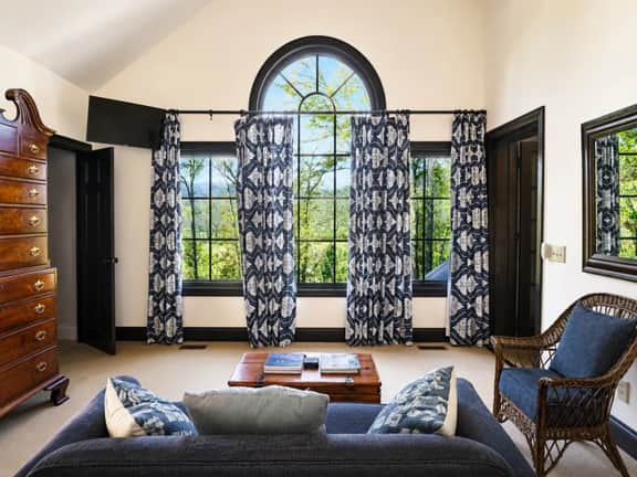 Hawk’s Landing Lodge | Hot Tub, Views & Game Room