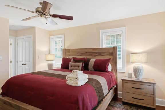 Peaceful Timbers | Grandfather Mountain Views + 2 King Beds