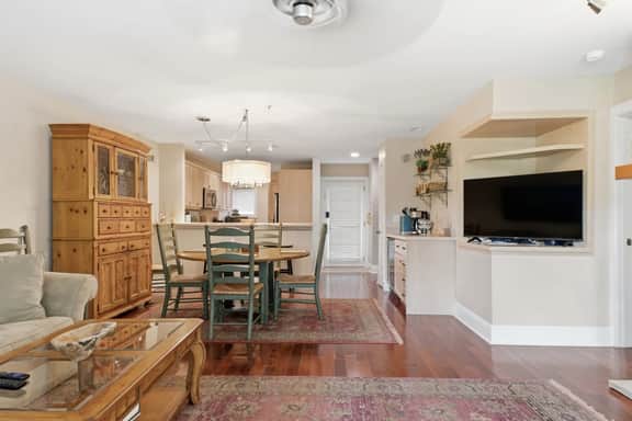 Peaceful Timbers | Grandfather Mountain Views + 2 King Beds