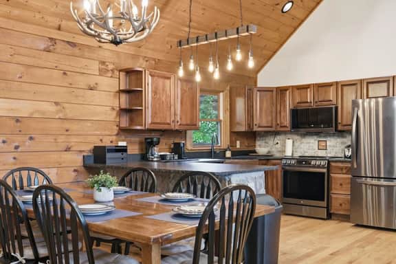 Hot Tub, Views, Firepit, Fireplace, Game Room