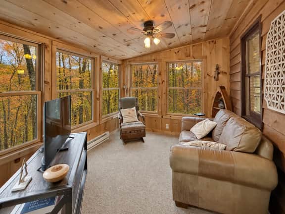 Cozy Timber Lodge - Image 2