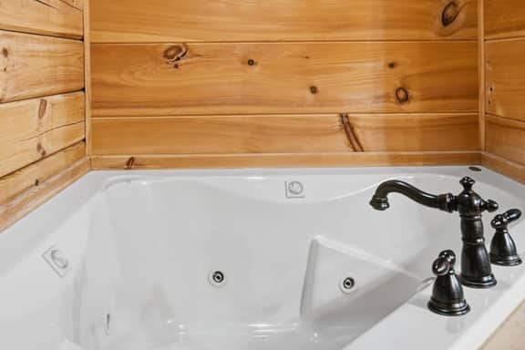 Log Home • Hot Tub, Game Room • 2 Mi to Beech - Image 5