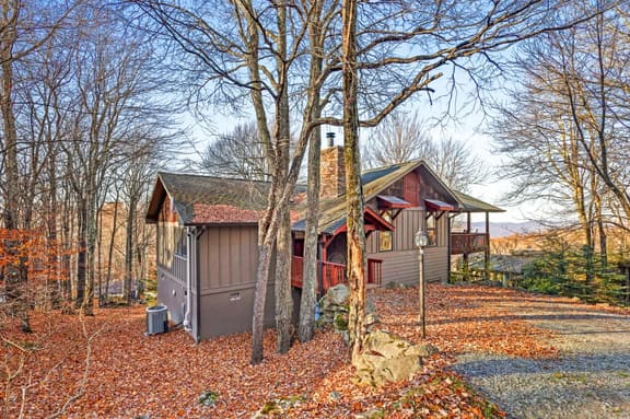 Views, Hot Tub, Pet Friendly, Firepit, Decks