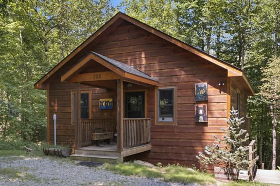 Beech Cabin | Firepit | Pet Friendly | Deck | Fall Views - Image 1