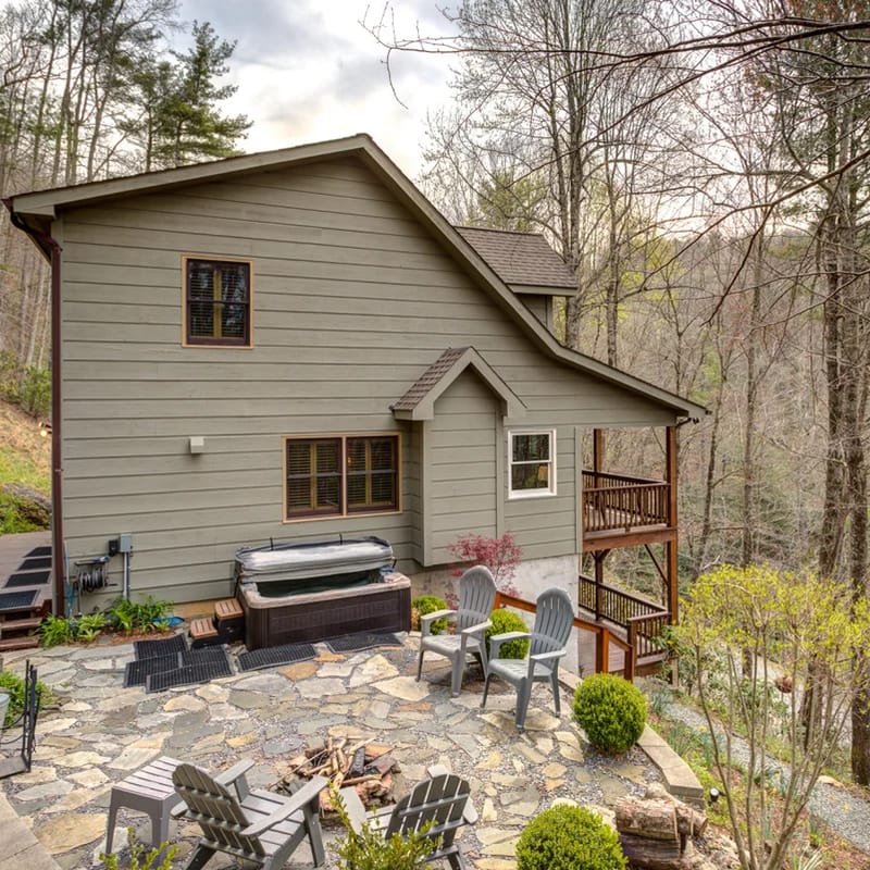Knotty Hideaway |Hot Tub, Views, Blowing Rock