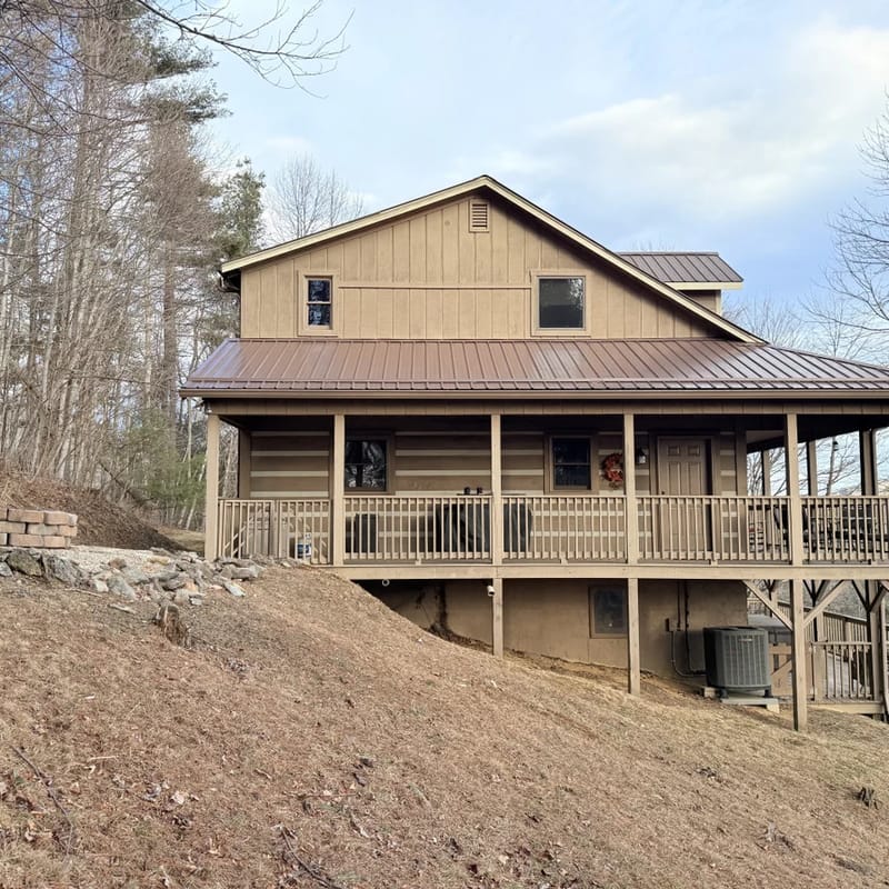 Secluded Boone Cabin w/ Hot Tub + Views